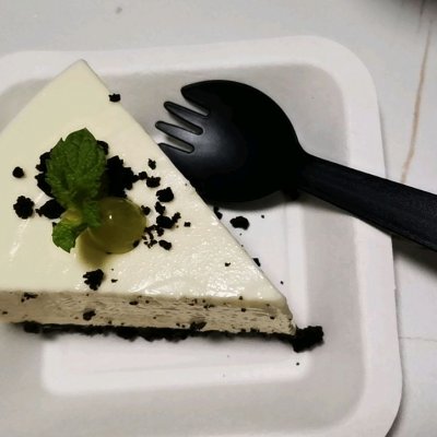 牛奶奶油蛋糕和動(dòng)物奶油蛋糕區(qū)別在哪？哪個(gè)好？牛奶奶油是植物奶油嗎？